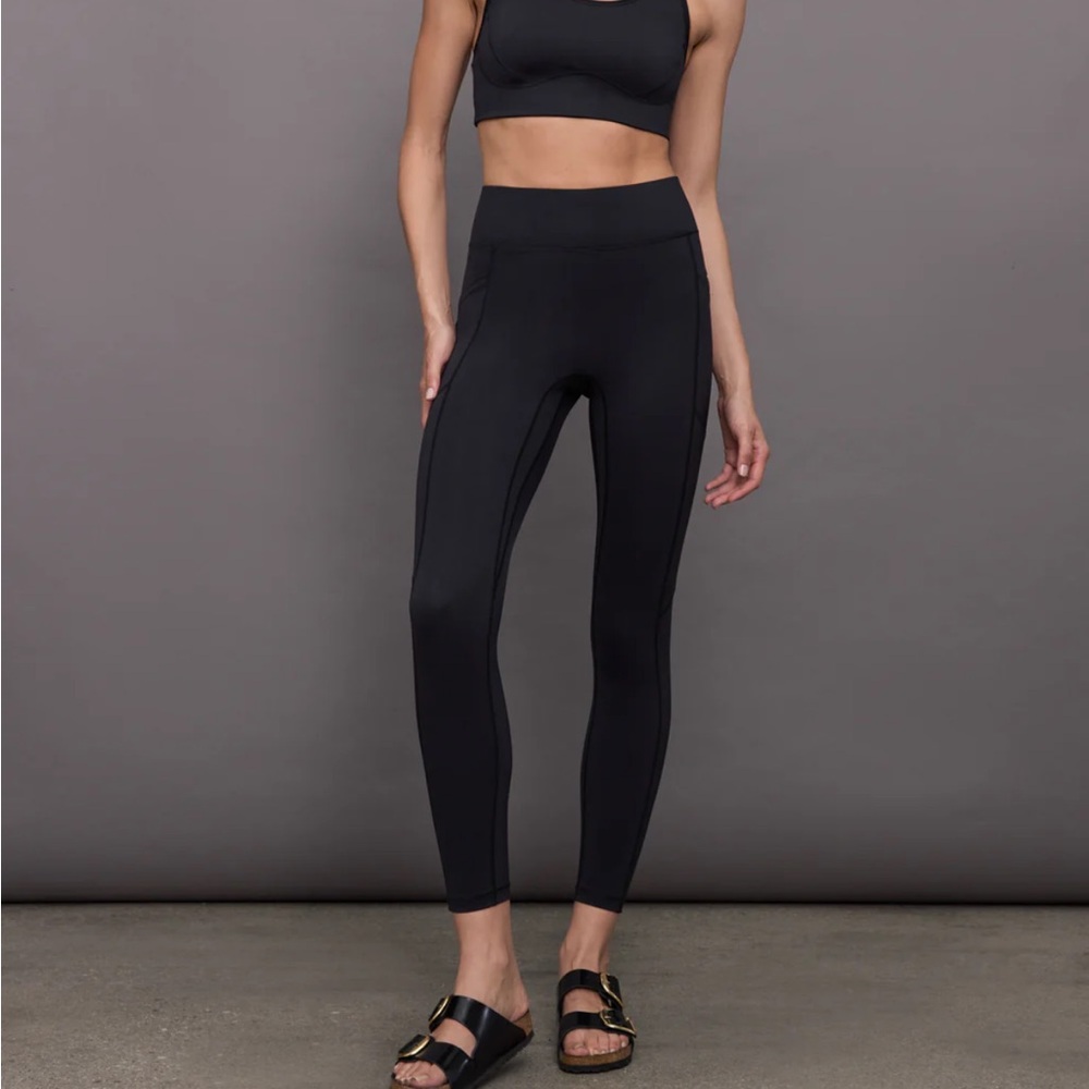 Bandier Center Stage Pocket Legging Black M NWOT